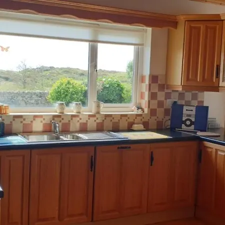 Lower Errislannan Clifden